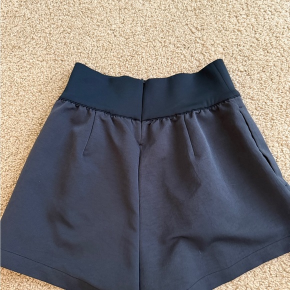 Nike Black and Gray Athletic Shorts for Running - Picture 3 of 7